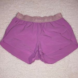 Outdoor Voices Relay 3” Short